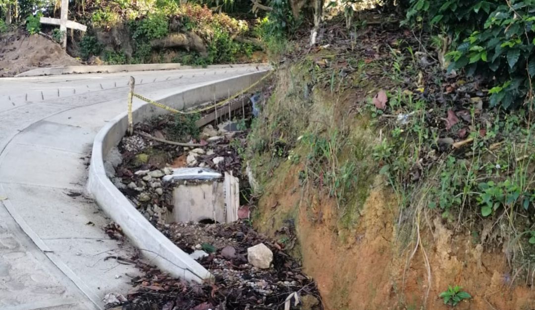 FLORIDABLANCA OBRAS VÍAS VEREDALES CONTRATISTAS: Vía a Helechales no cumple especificaciones