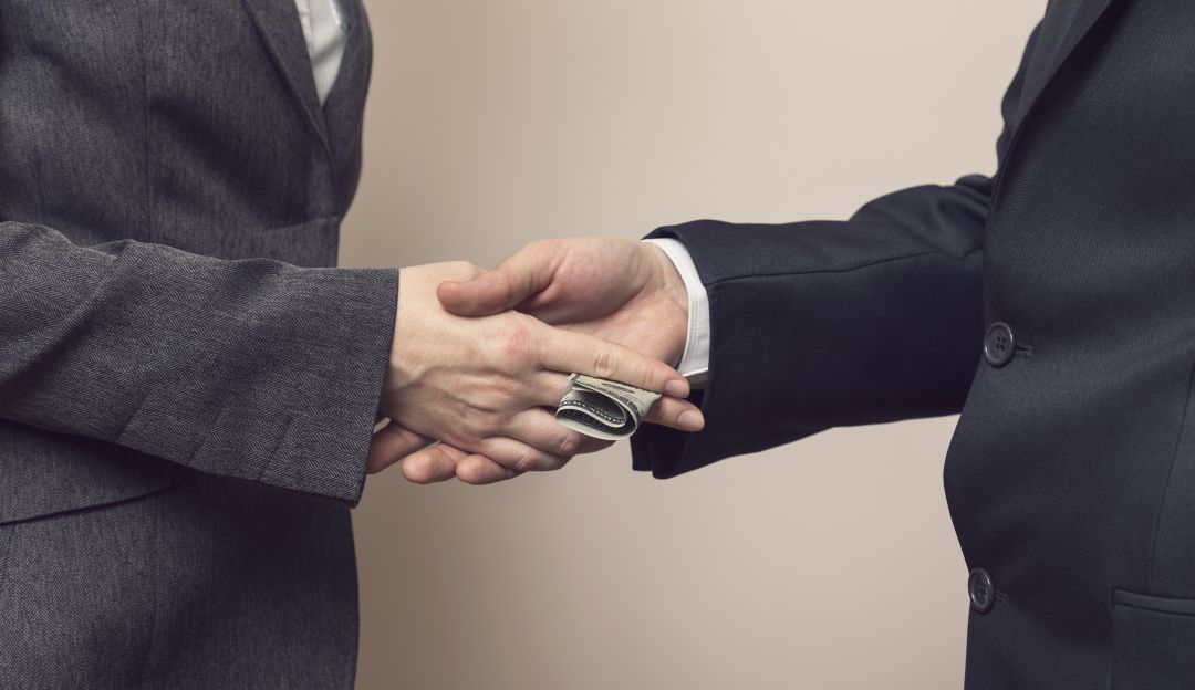 Corrupción campañas políticas: Organizaciones criminales financian campañas políticas en 106 municipios