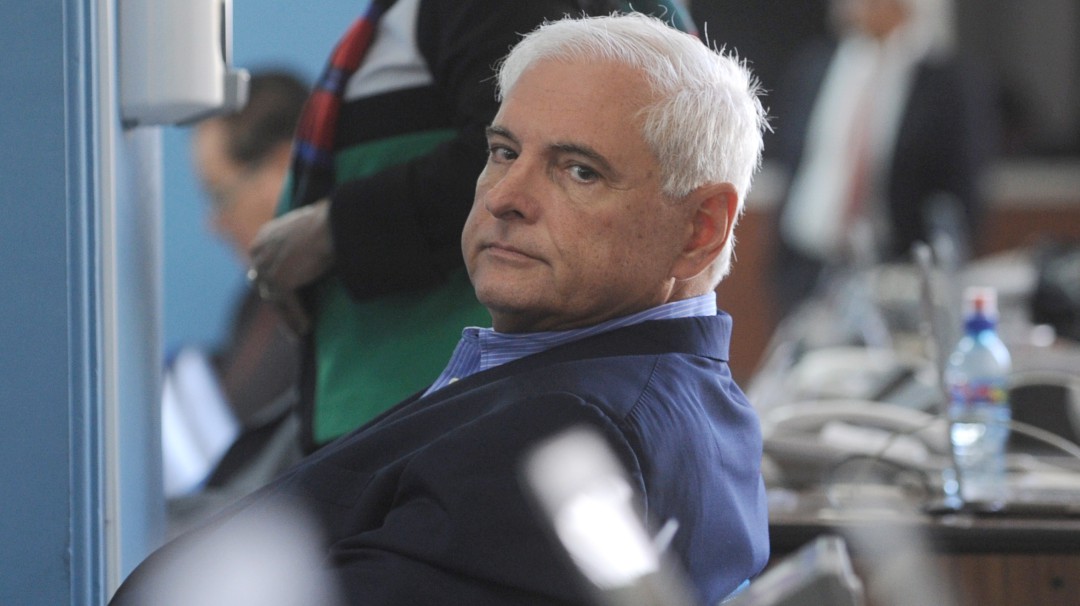 Expresidente de Panama declarado inocente en juicio por espionaje