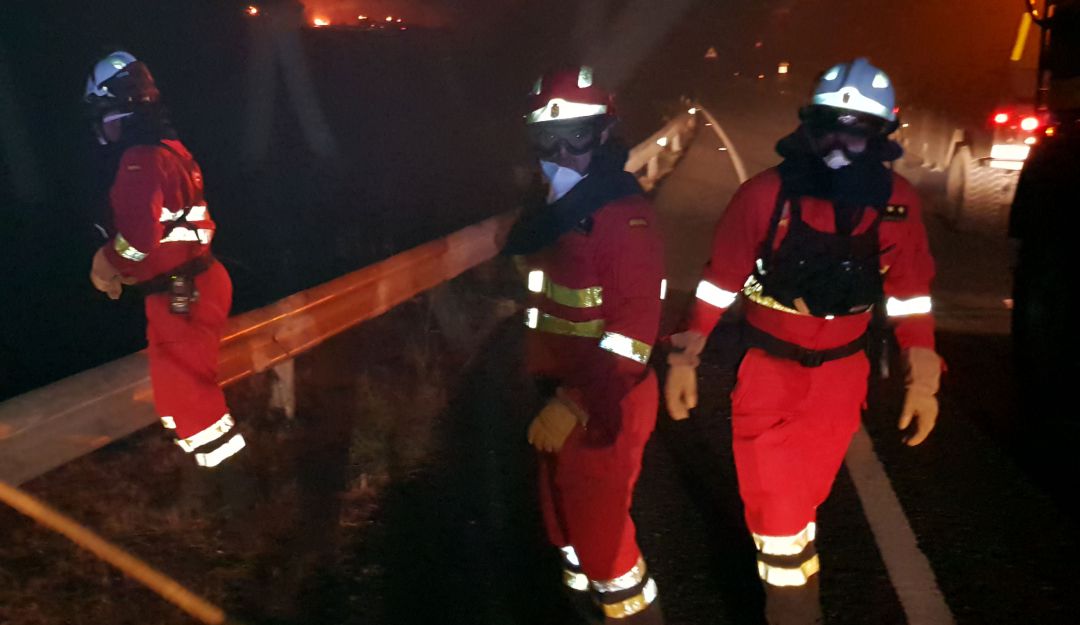 Incendio Gran Canaria: Bomberos luchan contra incendio en isla española de Gran Canaria