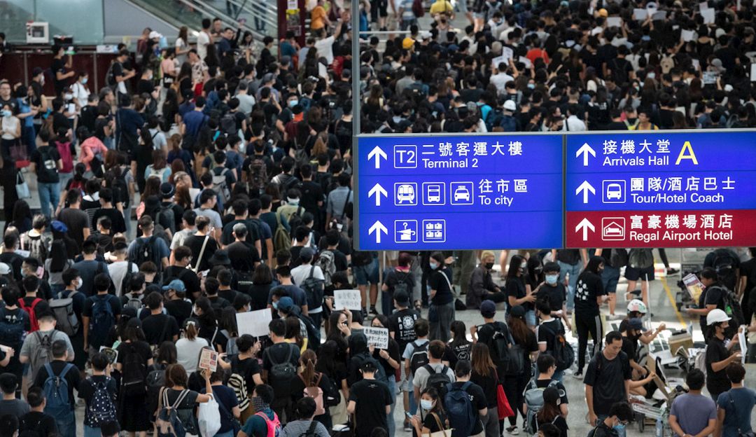 Aeropuerto Hong Kong: Aeropuerto de Hong Kong cancela todos los vuelos de salida