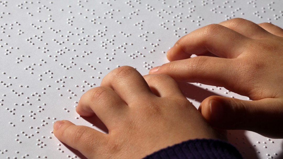 Tecnología y braille se unen en el nuevo calendario de la INCI