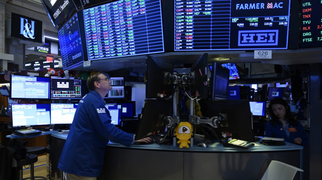 Wall Street cierra con récords tras incertidumbre por pandemia