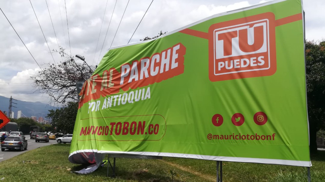 Movimiento "Tú Puedes" denuncia destrucción de sus vallas publicitarias