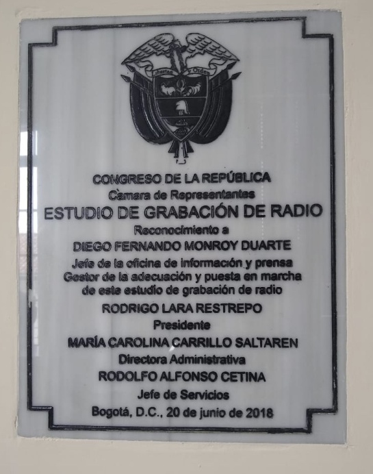 Placas en el Congreso: Alianza Verde pide retirar placas ‘inútiles’ que hay en el Congreso Placas en el Congreso: Alianza Verde pide retirar placas ‘inútiles’ que hay en el Congreso