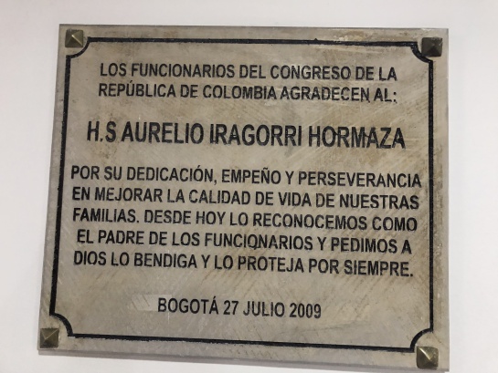 Placas en el Congreso: Alianza Verde pide retirar placas ‘inútiles’ que hay en el Congreso Placas en el Congreso: Alianza Verde pide retirar placas ‘inútiles’ que hay en el Congreso