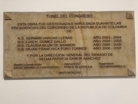 Placas en el Congreso: Alianza Verde pide retirar placas ‘inútiles’ que hay en el Congreso Placas en el Congreso: Alianza Verde pide retirar placas ‘inútiles’ que hay en el Congreso