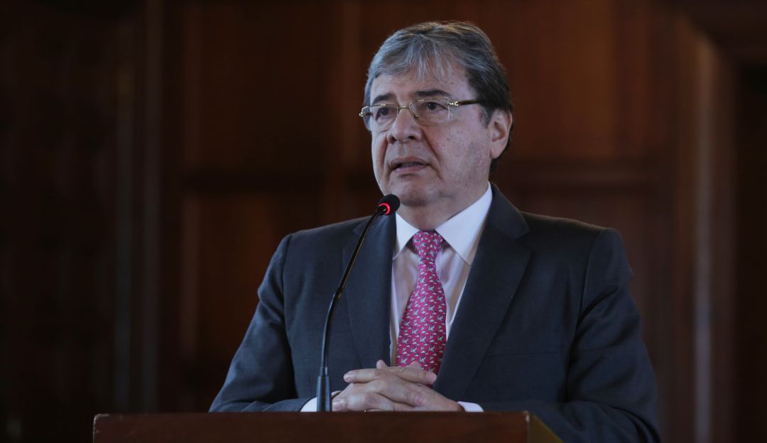 Crisis en Venezuela: Gobierno colombiano rechaza señalamientos de Maduro contra Uribe y Santos