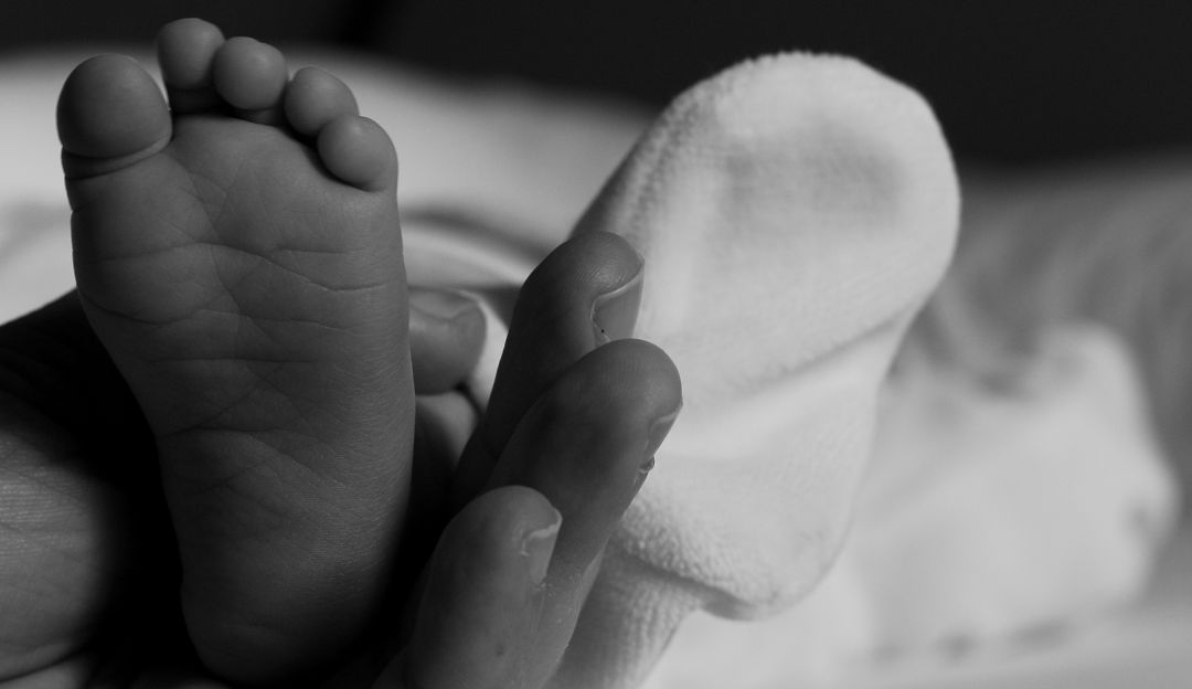 Bebés abandonados: ¡Estremecedor! Una neonato fue hallada sin vida en un carro de basuras