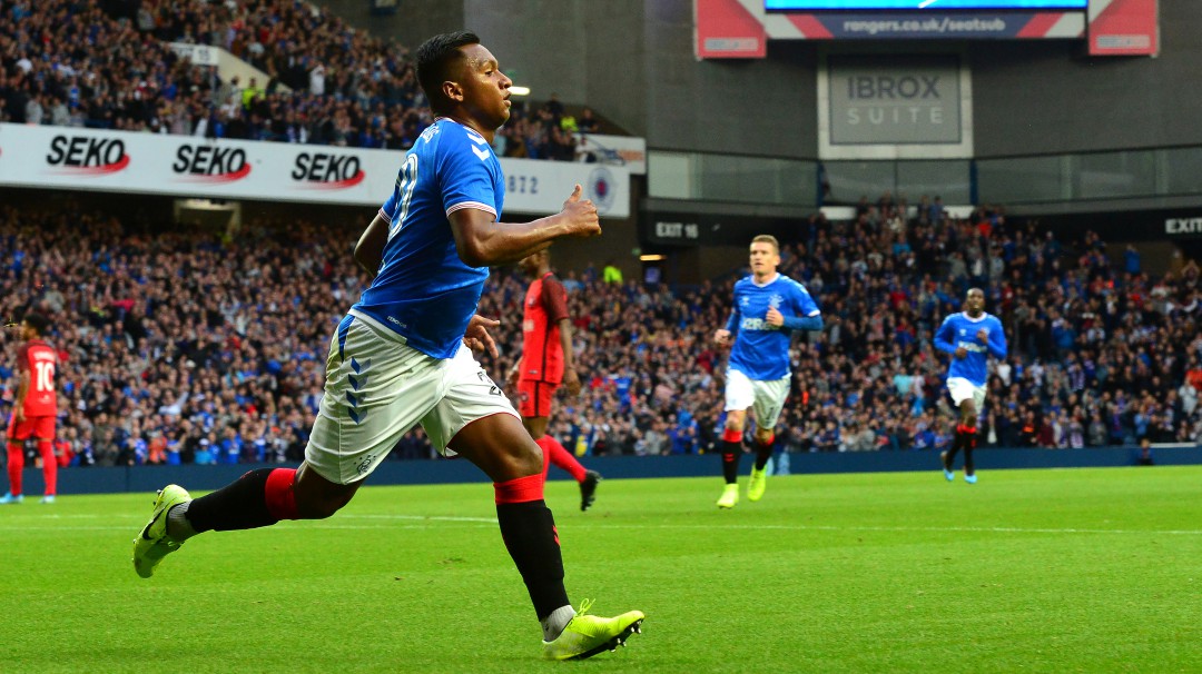 Alfredo Morelos aproxima al Rangers a la fase de grupos con su doblete