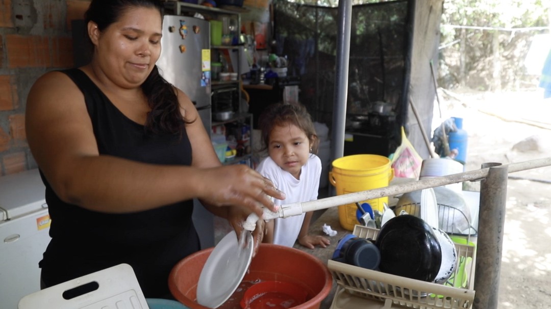 Con unidades avícolas impulsan empleo a mujeres en El Agrado, Huila