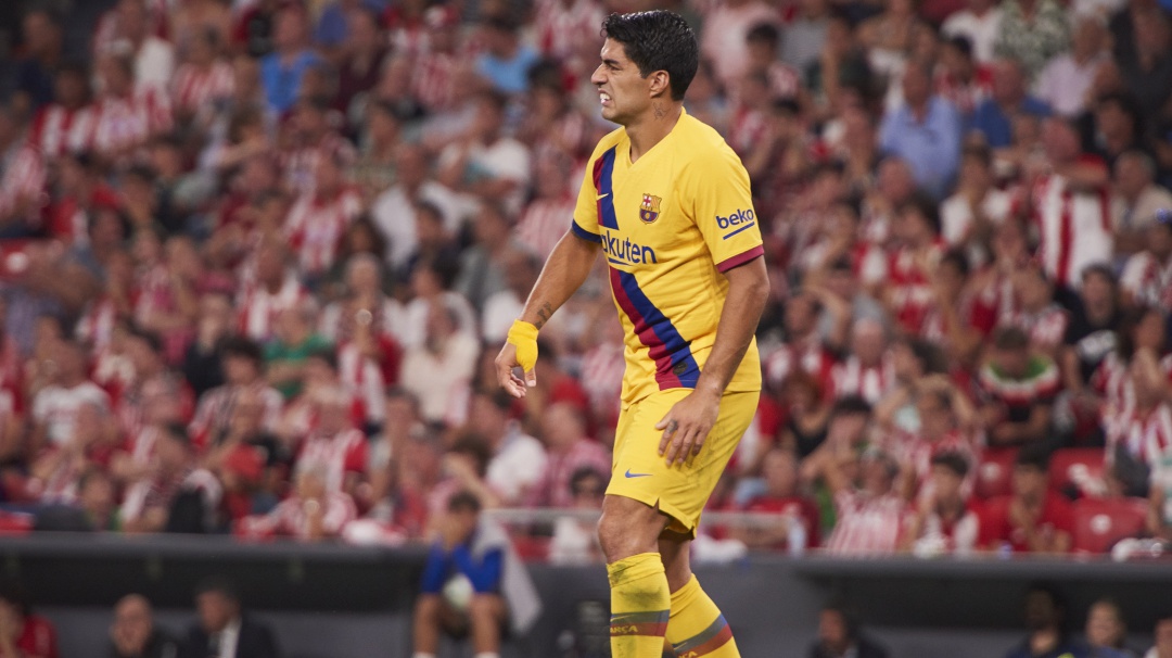Suárez sufrió una lesión y es duda en Uruguay