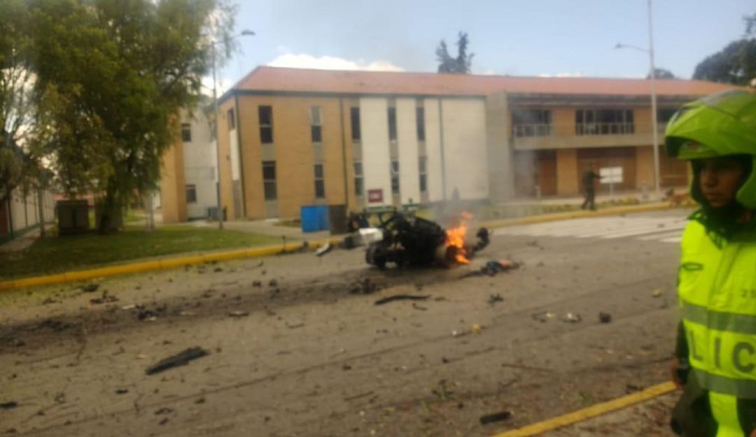 Atentado Escuela Cadetes: Cadetes se tiraron encima del carro: ¿nueva tesis sobre atentado del Eln?