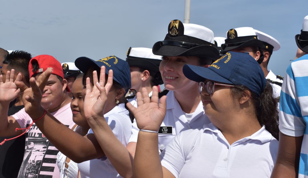 Marinos Fides: Armada realiza labor social con el programa Marinos Fides