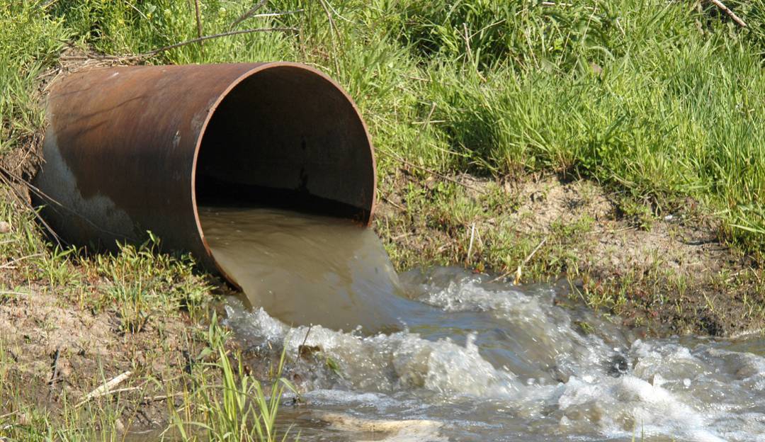 CVS abre investigación por vertimiento de aguas residuales en el río Sinú