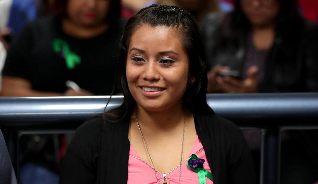 Condena por Aborto Salvador: Absuelven a joven acusada de homicidio por supuesto aborto en El Salvador