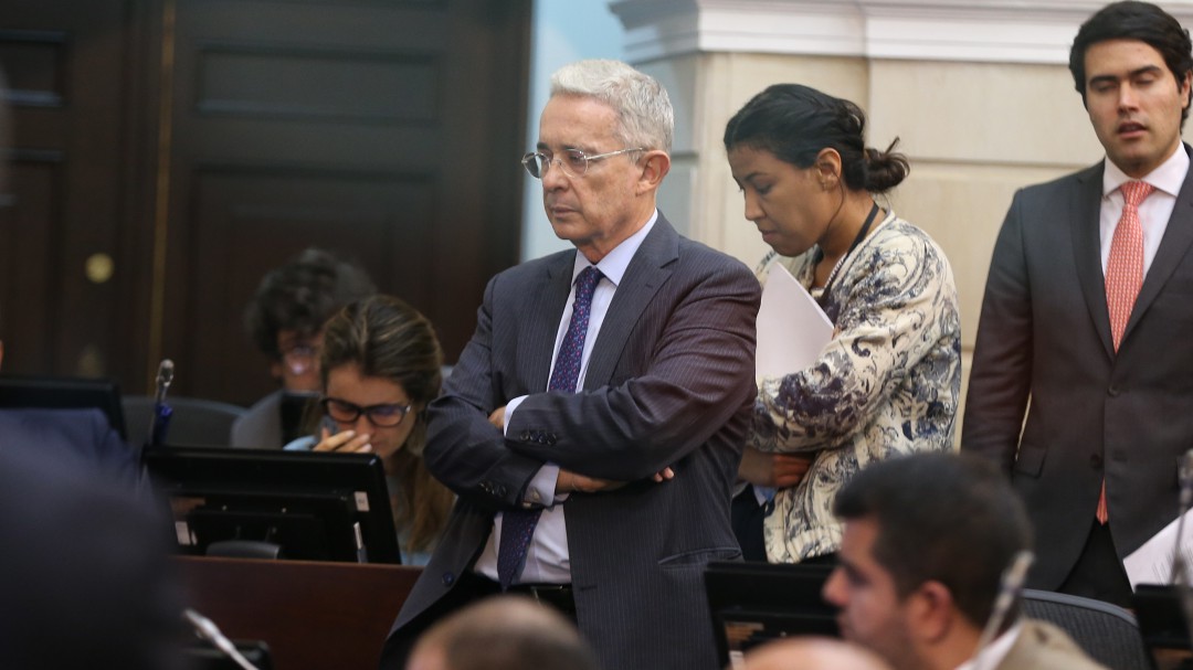 ¿El más 'chuzado'? Uribe dice que tiene más de 20.000 interceptaciones