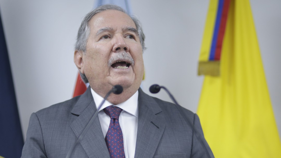 MinDefensa responde a denuncia de El País sobre polémico documento