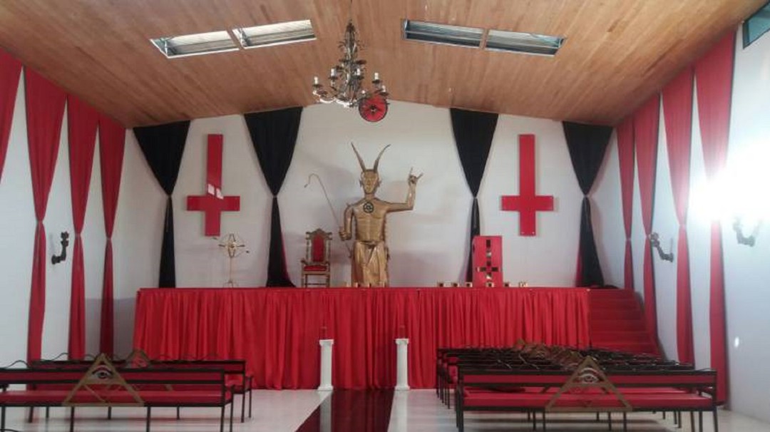 "Lo vemos como un ángel de luz", la iglesia que adora al diablo en Colombia