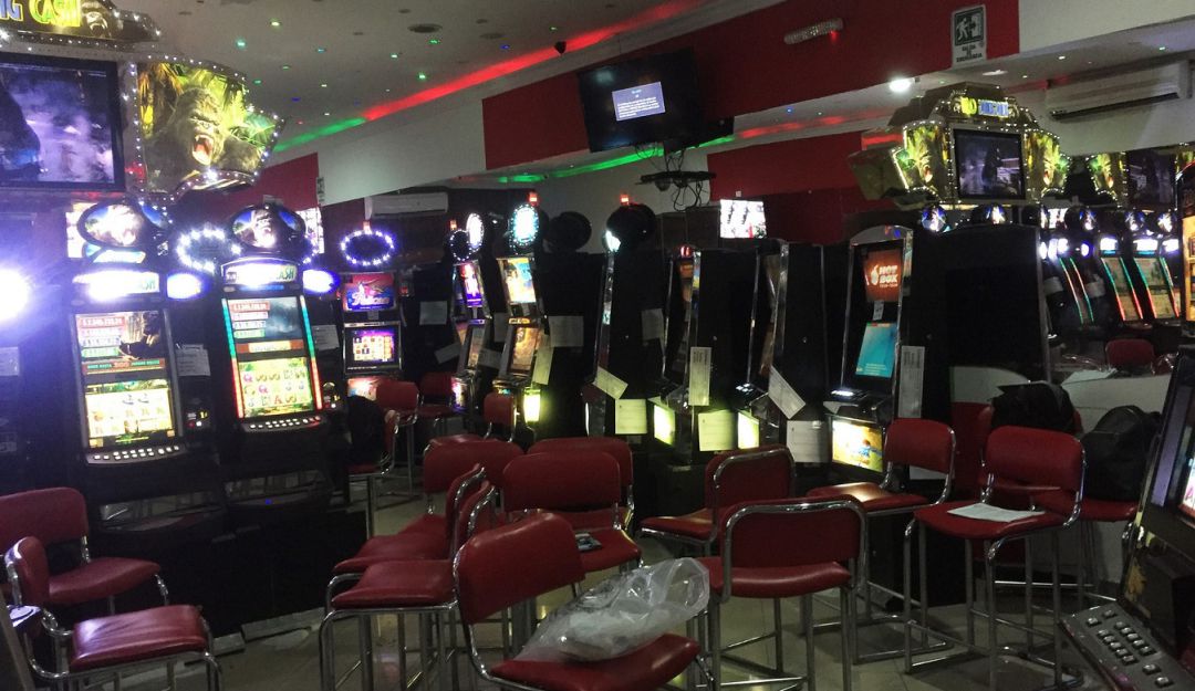 Pérdidas en el sector de apuestas: Ilegalidad en juegos de suerte y azar mueve unos $800.000 millones
