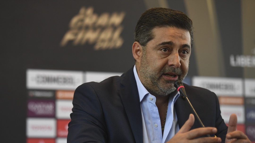 El presidente de Boca le responde a un exjugador sobre un reclamo económico