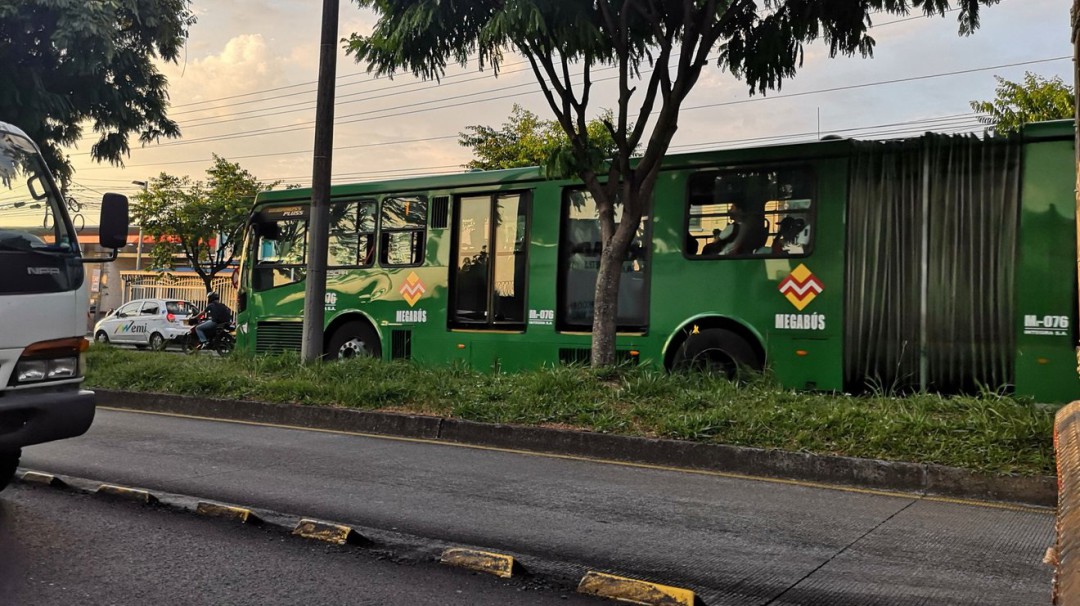 Alcalde de Pereira solicita investigar irregularidades en Megabús