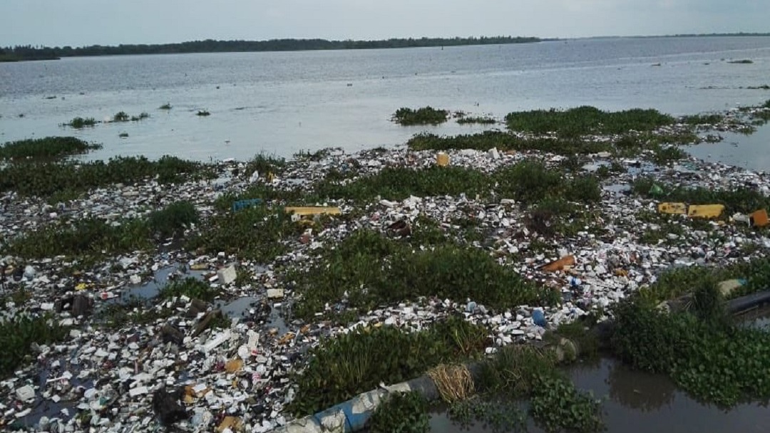 40 minutos sin agua estuvo Barranquilla por basuras cerca al acueducto
