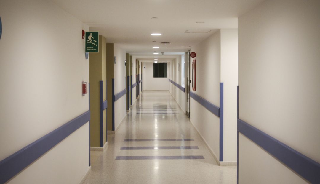 Detienen a un hombre en hospital: Joven estuvo más de 10 horas en un hospital por que se negó a salir y pagar