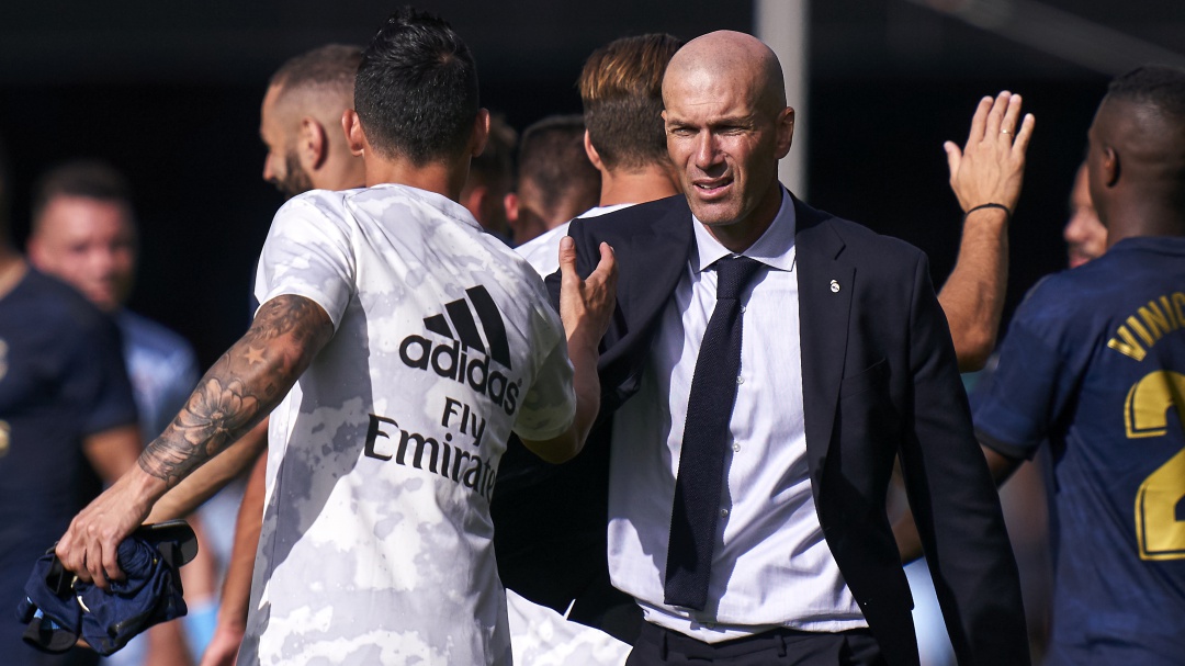 Valdano: "Para mí, James tiene lugar en la plantilla del Real Madrid"