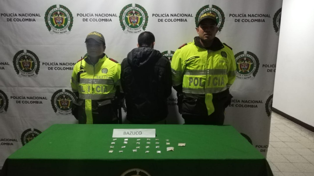 Tenía una correa adaptada para camuflar estupefacientes