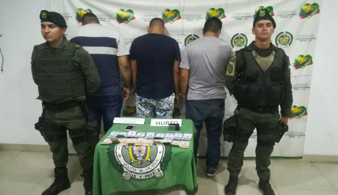 robo captura caldas: Capturados tres hombres que robaban carros en La Dorada