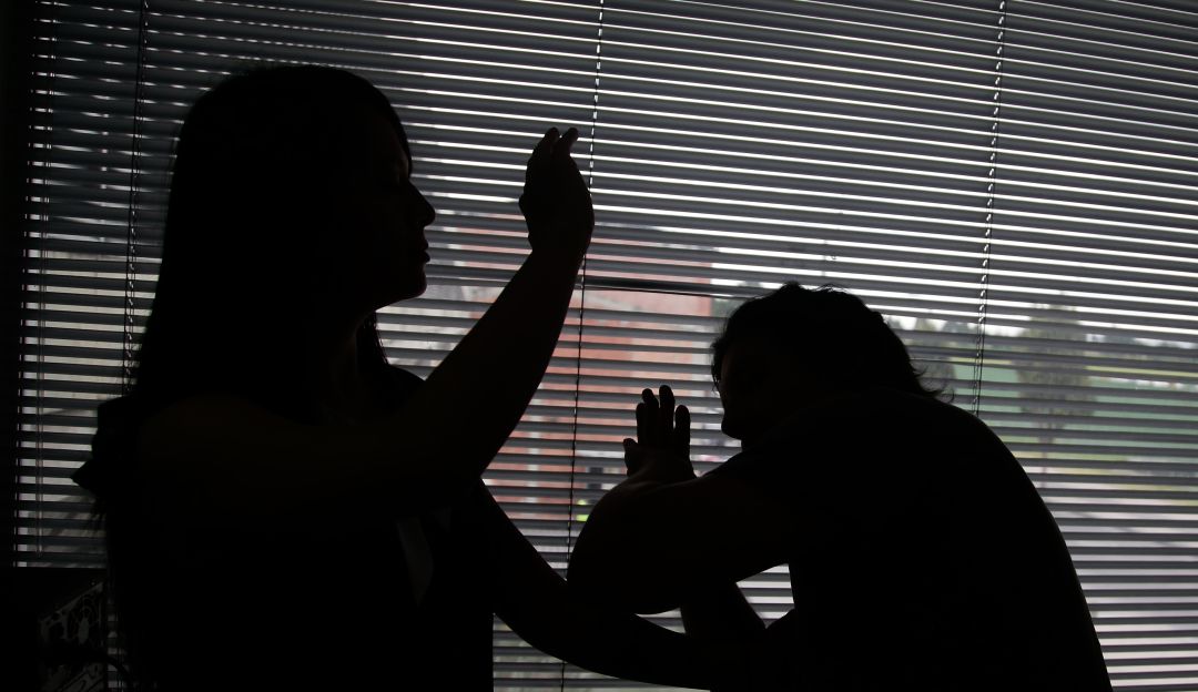 Dos personas muertas y una menor herida en medio de una discusión