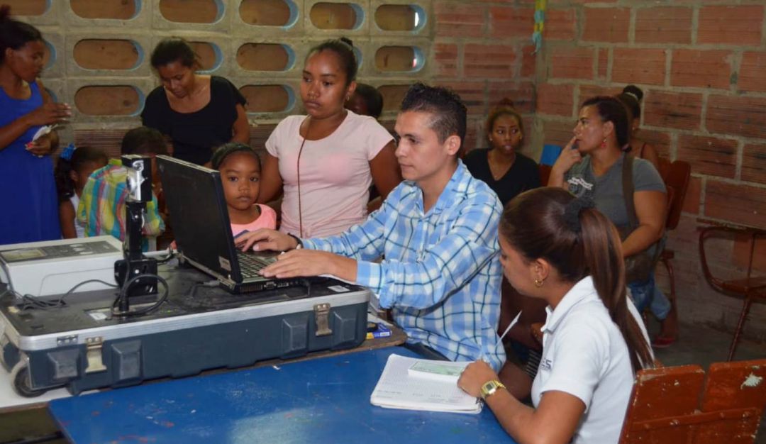 nacionalidad a venezolanos: Retoman jornada de nacionalidad a migrantes venezolanos en Cartagena