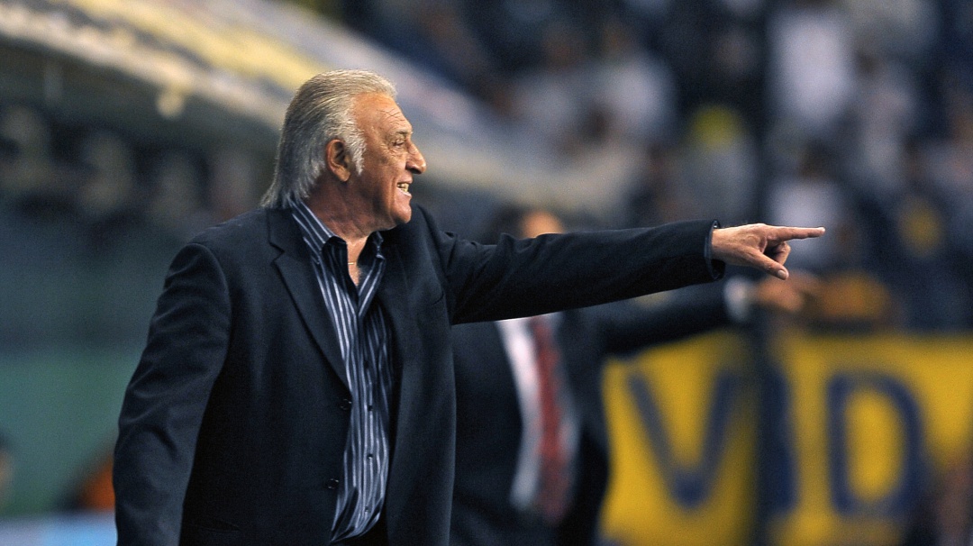 "Vi a Téo ya decrecido en el Junior" Así le respondió Basile al delantero