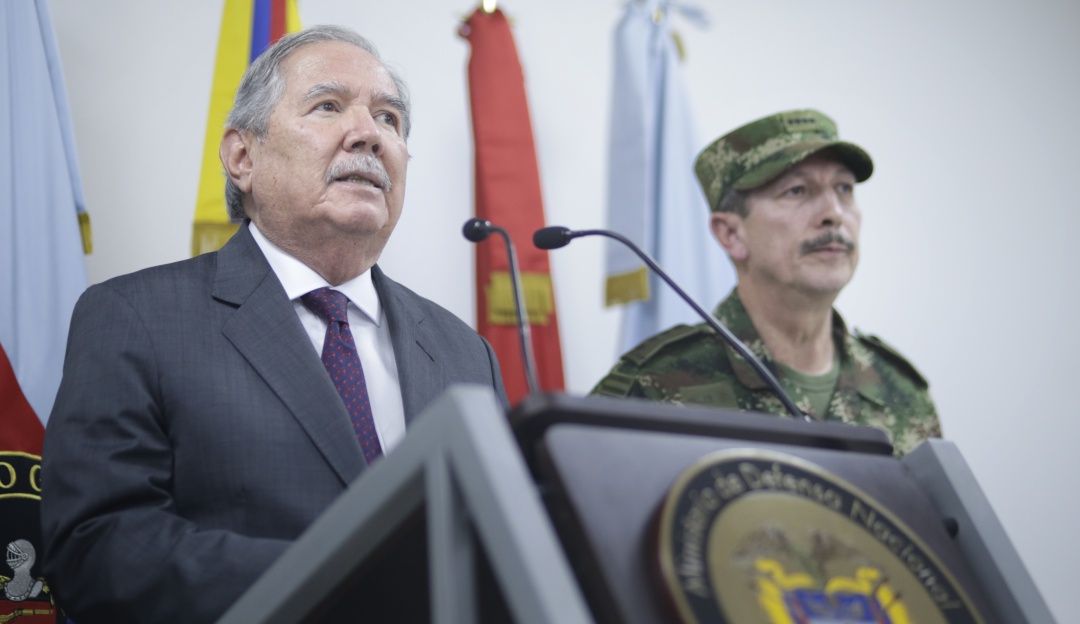 Corrupción en el Ejército: Expertos: Situación de MinDefensa y general Martínez es insostenible