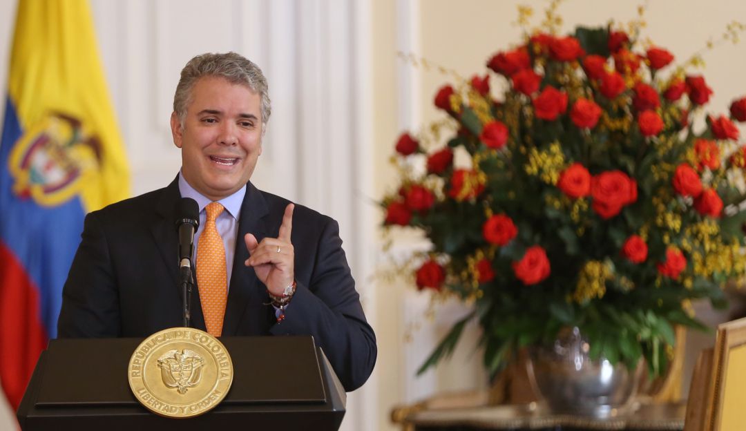 Paz hermano, la foto de Duque y Timochenko que la rompe en redes