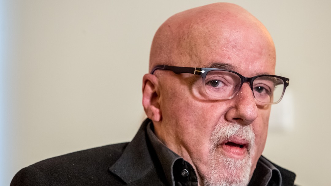 "Discúlpenme, discúlpenme mil veces": Paulo Coelho a Francia