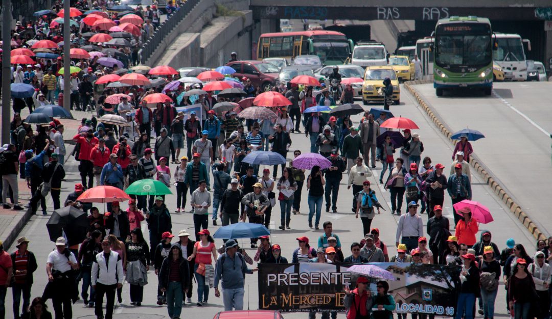 Paro maestros: Más de mil maestros salieron a marchar en Bogotá