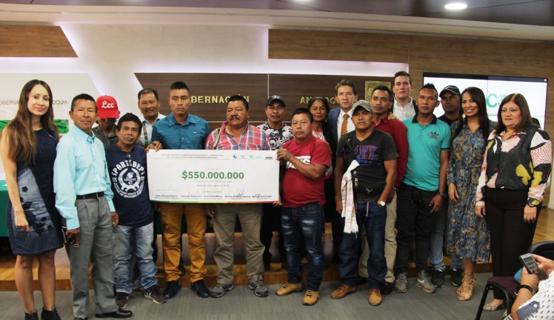 pago por cuidar ambiente, BanCO2, resguardos indígenas: Antioquia hace primer pago a indígenas por cuidar bosques