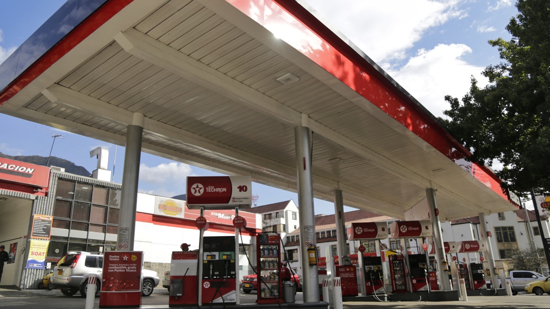 Precio del diésel sube 93 pesos y gasolina se mantiene estable