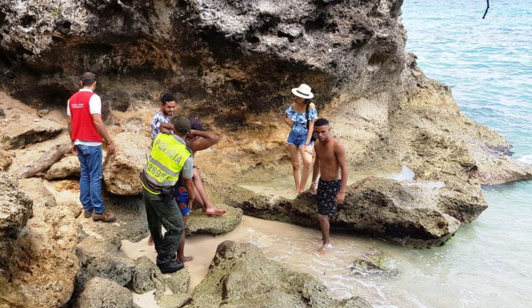 Comparendos playa blanca Barú: Imponen 10 comparendos durante operativos en Playa Blanca