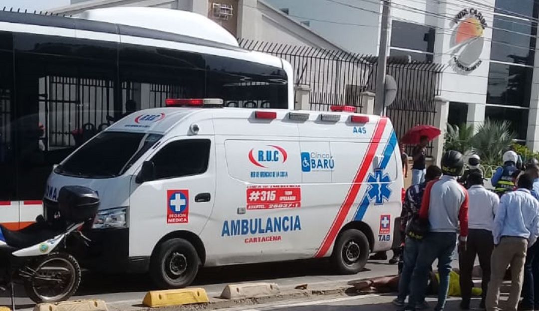 Bus Transcaribe accidente estación Madre Bernarda Cartagena: ¡Vuelve y juega! Bus de Transcaribe atropella a un hombre en Cartagena