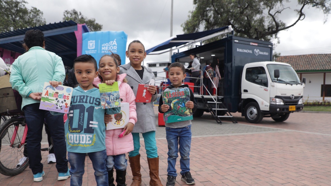 Primer "Biblomóvil" en Bogotá