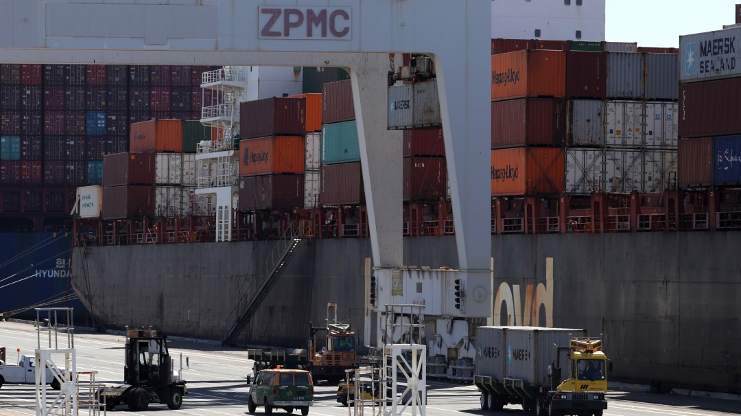 Déficit comercial se reduce a USD 54.000 millones en julio