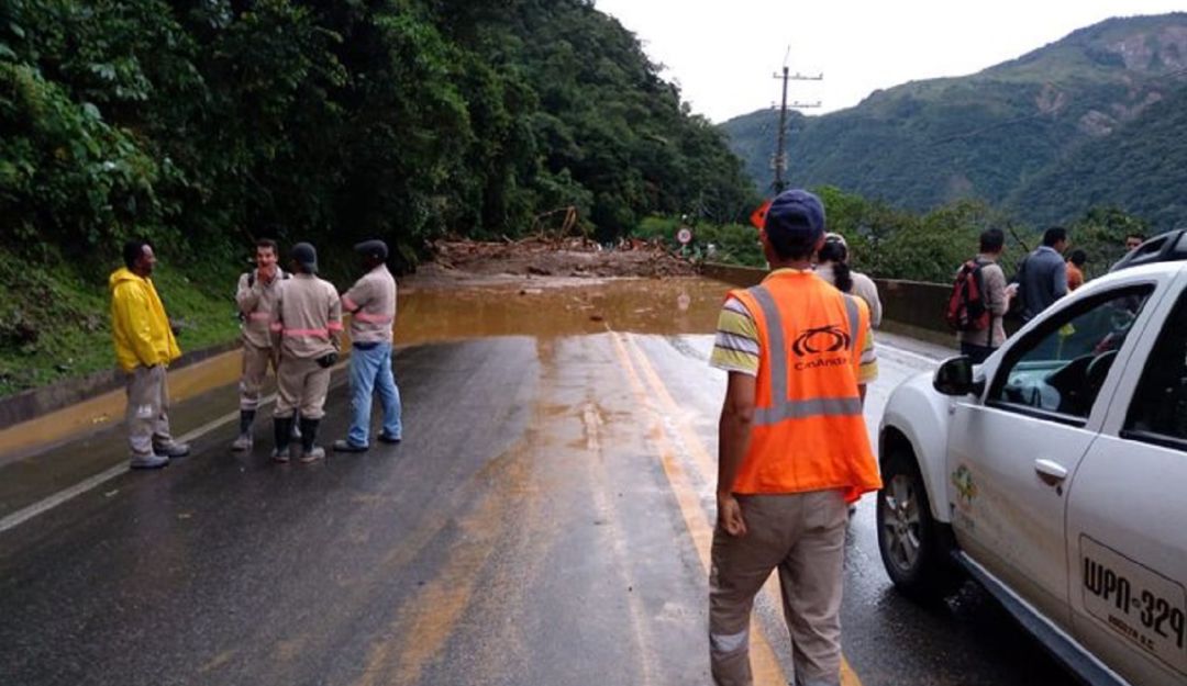 Estado Vía al LLano: Por caída de piedra Coviandes cerró la vía al Llano
