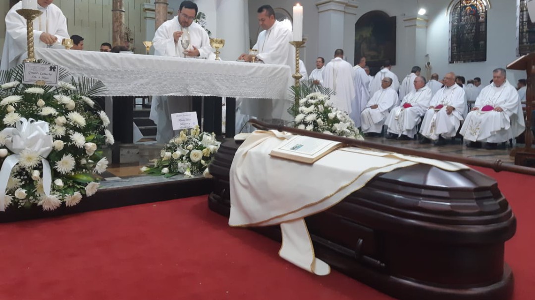 VIDEO: Con eucaristía despidieron a Monseñor Pimiento