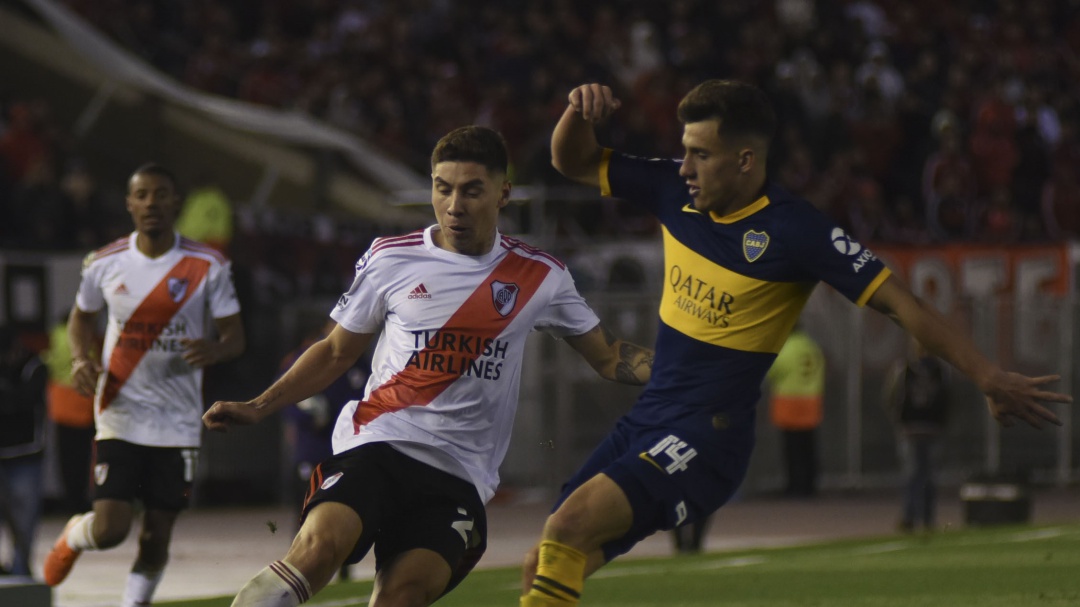 Conmebol multa a River Plate y Boca Juniors