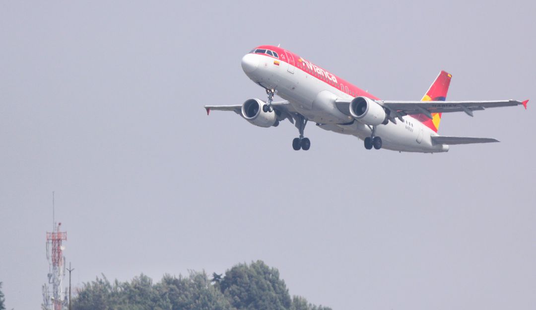Multas para quienes usen láser en aeropuertos: Aerocivil sancionará a personas que usen apuntadores láser en aeropuertos