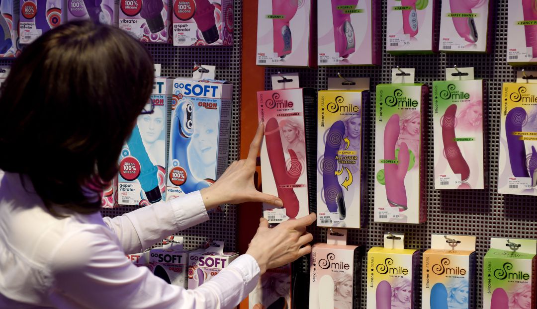 Juguetes sexuales para judios: ¡De la religión al sex shop! Hija de rabino vende juguetes para judías