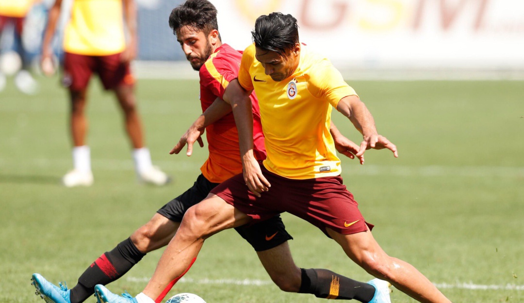 Falcao doblete Galatasaray: Falcao marcó un doblete en práctica del Galatasaray